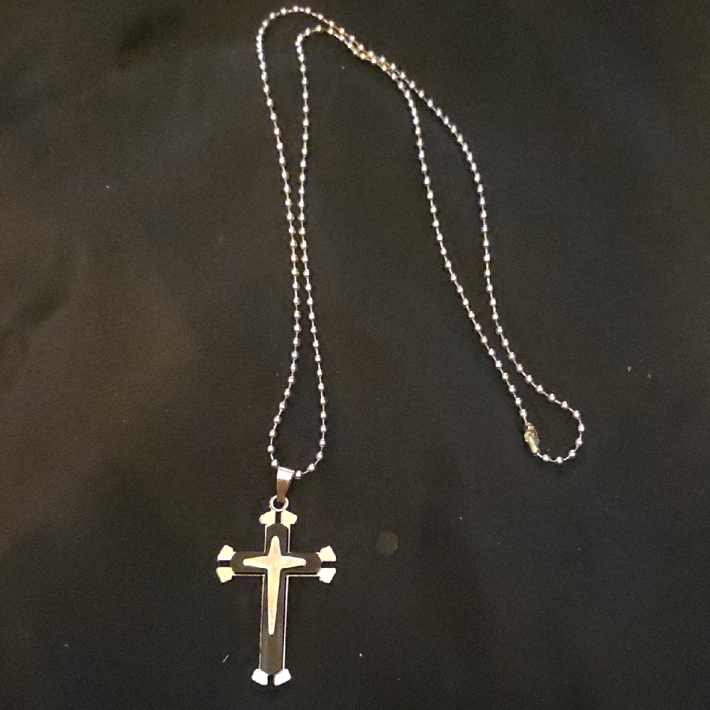 Elegant Silver Cross Pendant Necklace